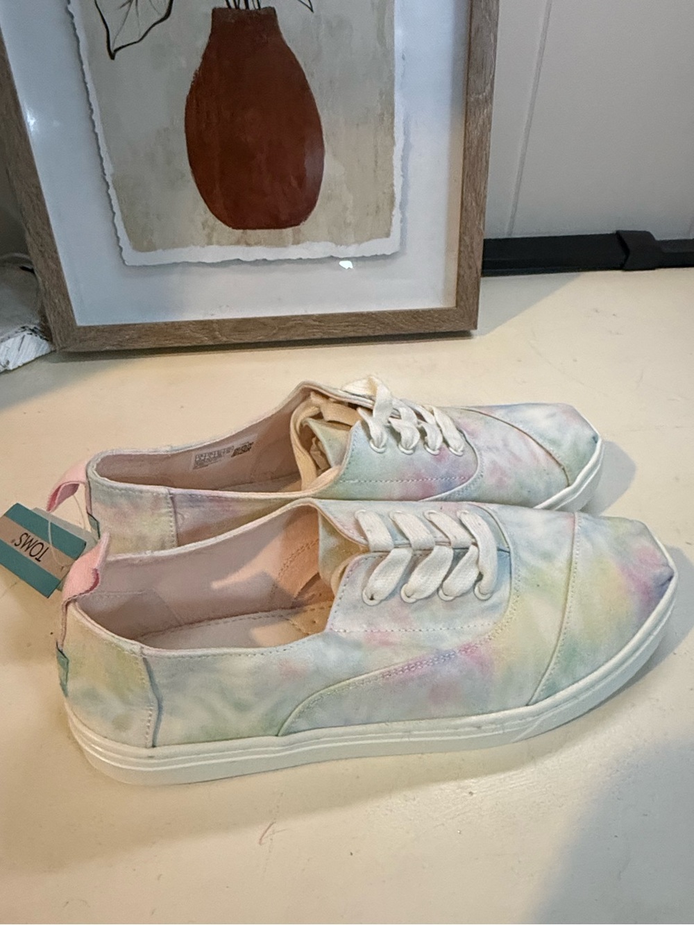Girls youth size 6 TOMS Pastel Tie-Dye Canvas Sneakers